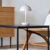 Pískově hnědá kovová nabíjecí stolní LED lampa Halle -fv-interier-25