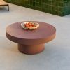 Terakotově červený cementový zahradní stolek Kave Home Aiguablava 90 cm -fv-interier-25