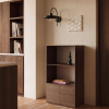 Ořechová knihovna Kave Home Visala 106 x 60 cm se dvěma policemi -fv-interier-25