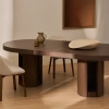 Ořechový rozkládací jídelní stůl Kave Home Artis 240/290 x 110 cm -fv-interier-25